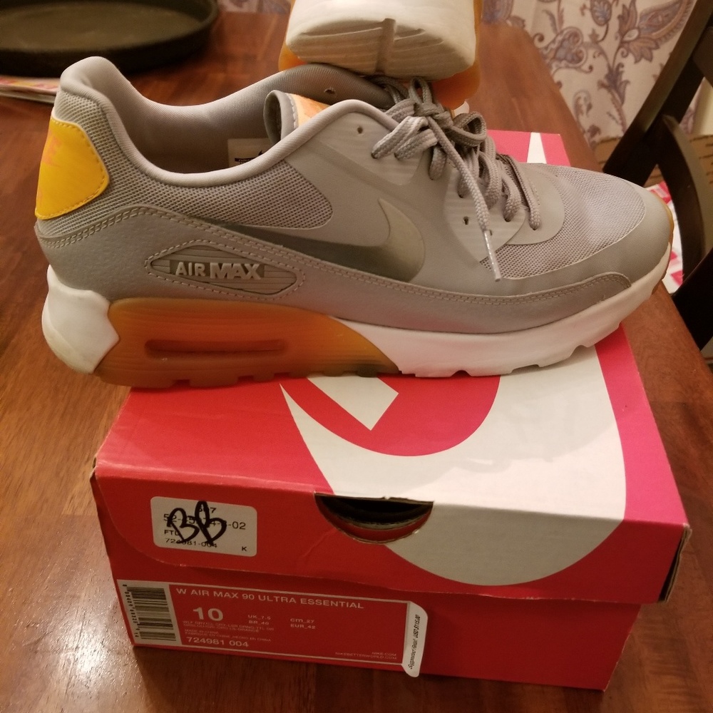 Womens Airmaxs
